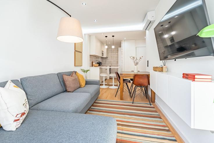 Building Travessa do Monte Louro - nomads-apartamentos-turisticos-sociedade-unipessoa - 1589134 adresindeki bir dairede modern mobilyalarla zarif bir şekilde tasarlanmış oturma odası União das freguesias de Cedofeita, Santo Ildefonso, Sé, Miragaia, São Nicolau e Vitória, Porto Building Travessa do Monte Louro - nomads-apartamentos-turisticos-sociedade-unipessoa - 1589134 adresindeki bir dairede modern mobilyalarla zarif bir şekilde tasarlanmış oturma odası União das freguesias de Cedofeita, Santo Ildefonso, Sé, Miragaia, São Nicolau e Vitória, Porto