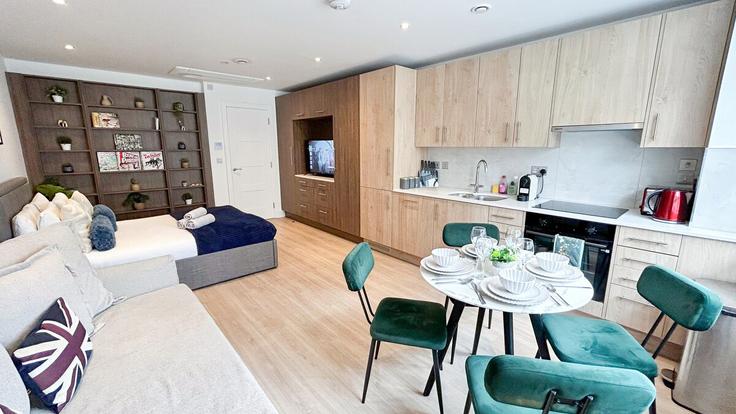 Sala de estar elegantemente projetada com móveis modernos em um apartamento no Building Frampton Street - nournest-apartments - 1547283 em City of Westminster, London