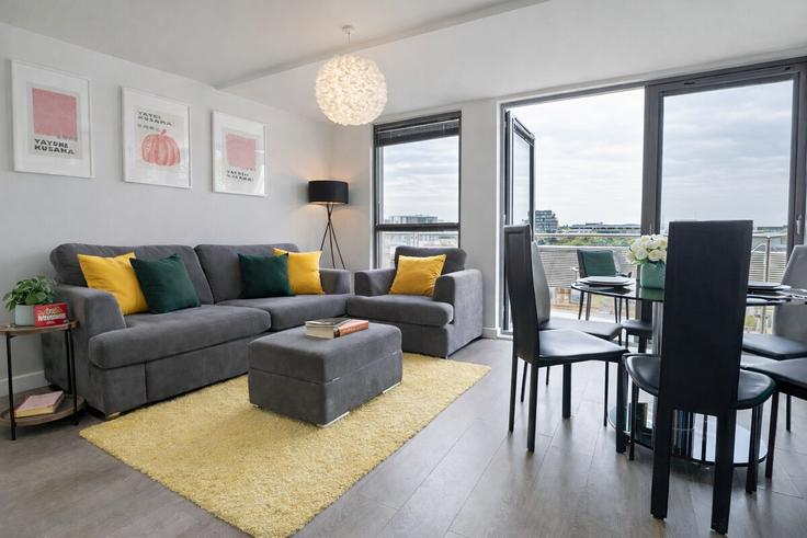 London Borough of Hackney, London에 위치한 Building Cavendish Street - nournest-apartments - 1547276 유닛의 세련된 인테리어가 돋보이는 거실