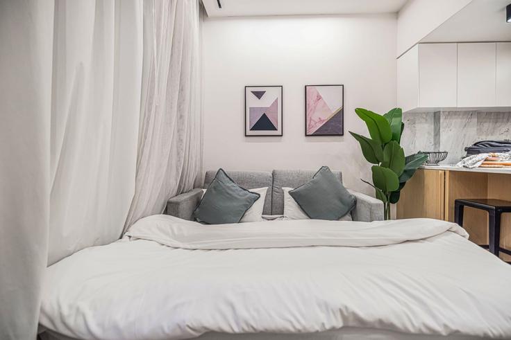 Dubai The Palm JumeirahのBuilding Tariaq Bedon Esm - oak-tree-vacation-homes-rental - 1356265のアパートメントにある、モダンな家具を備えたエレガントなデザインのリビングルーム Dubai The Palm JumeirahのBuilding Tariaq Bedon Esm - oak-tree-vacation-homes-rental - 1356265のアパートメントにある、モダンな家具を備えたエレガントなデザインのリビングルーム