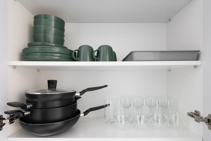 Cuisine fonctionnelle et élégante avec équipement moderne dans un appartement haut de gamme à Building Tariaq Bedon Esm - oak-tree-vacation-homes-rental - 1316344 dans Dubai Silicon Oasis, Dubai