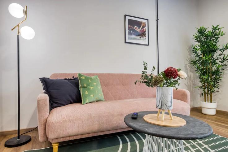 Elegant gestaltetes Wohnzimmer mit moderner Einrichtung in einer Wohnung im Building Avenida Vicente Suárez - oasis - 1378796 in Mexico City, Mexico City Elegant gestaltetes Wohnzimmer mit moderner Einrichtung in einer Wohnung im Building Avenida Vicente Suárez - oasis - 1378796 in Mexico City, Mexico City