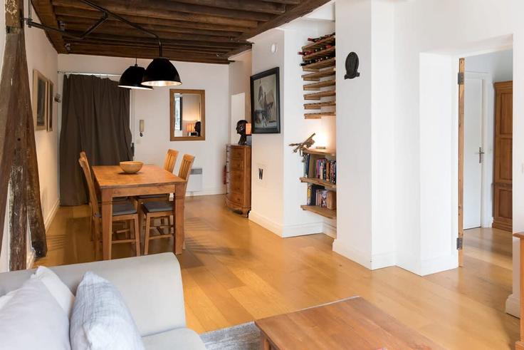 Building Rue du Roi de Sicile - oasis - 1013412 adresindeki bir dairede modern mobilyalarla zarif bir şekilde tasarlanmış oturma odası 3rd arrondissement, Paris