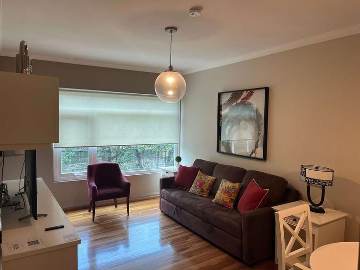 Salle de séjour élégante avec mobilier moderne dans un appartement à Building Avenida Homero - oasis - 1013599 à Mexico City, Mexico City Salle de séjour élégante avec mobilier moderne dans un appartement à Building Avenida Homero - oasis - 1013599 à Mexico City, Mexico City