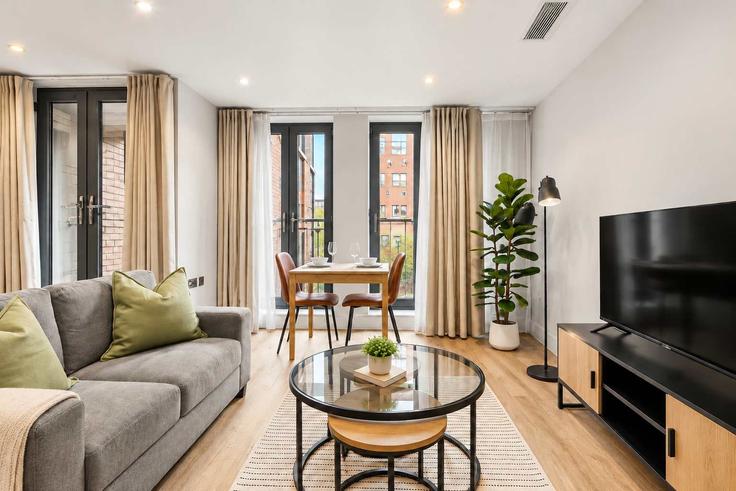 Building Great Tower Street - oasis - 1643119 adresindeki bir dairede modern mobilyalarla zarif bir şekilde tasarlanmış oturma odası City of London, London