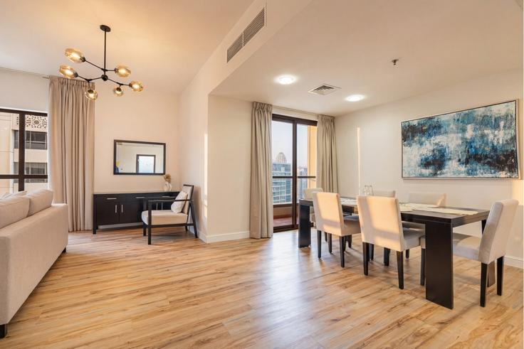 Building Al Sayorah Street - ocleyhomes-hostaway - 1047328 - DXB adresindeki bir dairede modern mobilyalarla zarif bir şekilde tasarlanmış oturma odası Dubai Marina, Dubai Building Al Sayorah Street - ocleyhomes-hostaway - 1047328 - DXB adresindeki bir dairede modern mobilyalarla zarif bir şekilde tasarlanmış oturma odası Dubai Marina, Dubai