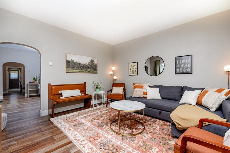 St. Louis, St. Louis에 위치한 Building Northrup Avenue - oikos-property-ventures - 1314621 - STL 유닛의 세련된 인테리어가 돋보이는 거실