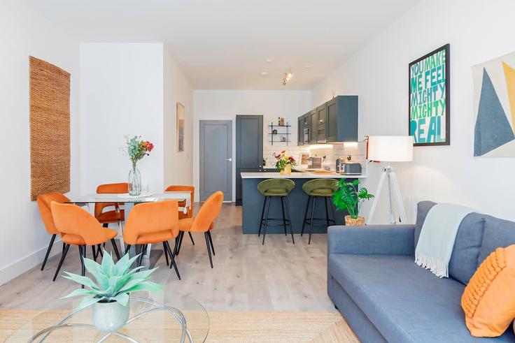 London Borough of Ealing, London에 위치한 Building Rosemont Road - omega-rentals - 1574752 유닛의 세련된 인테리어가 돋보이는 거실 London Borough of Ealing, London에 위치한 Building Rosemont Road - omega-rentals - 1574752 유닛의 세련된 인테리어가 돋보이는 거실
