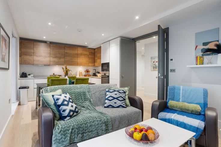 Building Hendon Way 220 - omega-rentals - 1574684 adresindeki bir dairede modern mobilyalarla zarif bir şekilde tasarlanmış oturma odası London Borough of Barnet, London Building Hendon Way 220 - omega-rentals - 1574684 adresindeki bir dairede modern mobilyalarla zarif bir şekilde tasarlanmış oturma odası London Borough of Barnet, London