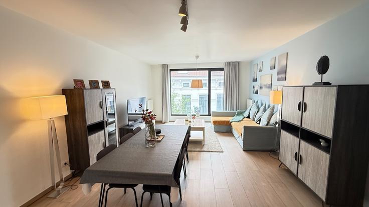 Salle de séjour élégante avec mobilier moderne dans un appartement à Building Sint-Jozefstraat - one-lux-stay - 1606922 à Antwerp, Antwerp Salle de séjour élégante avec mobilier moderne dans un appartement à Building Sint-Jozefstraat - one-lux-stay - 1606922 à Antwerp, Antwerp