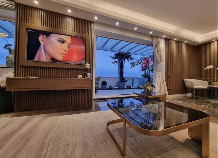 Building Sporadon - one360 - 1436477 adresindeki bir dairede modern mobilyalarla zarif bir şekilde tasarlanmış oturma odası North Athens, Athens