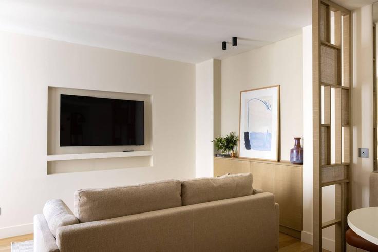 8th arrondissement, Paris에 위치한 Building Rue de Miromesnil - onefinestay - 1315761 아파트의 세련된 인테리어가 돋보이는 거실