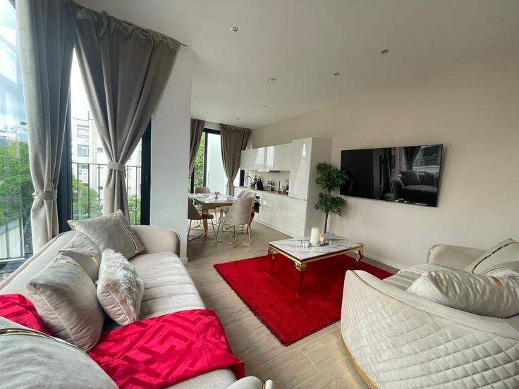 Salle de séjour élégante avec mobilier moderne dans un appartement à Building Lange Leemstraat - oneluxstay - 1384031 à Antwerp, Antwerp