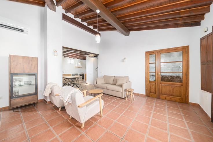 Elegant gestaltetes Wohnzimmer mit moderner Einrichtung in einer Wohnung im Building Carrer Pelayo - oyoostays - 1521959 in La Vila Joiosa, La Vila Joiosa Elegant gestaltetes Wohnzimmer mit moderner Einrichtung in einer Wohnung im Building Carrer Pelayo - oyoostays - 1521959 in La Vila Joiosa, La Vila Joiosa