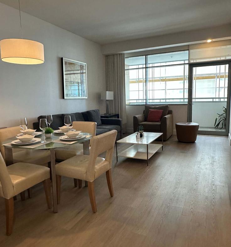 Salle de séjour élégante avec mobilier moderne dans un appartement à Building Brickell Bay Drive - palermo-home-rentals-llc - 1328111 à Miami, Miami Salle de séjour élégante avec mobilier moderne dans un appartement à Building Brickell Bay Drive - palermo-home-rentals-llc - 1328111 à Miami, Miami