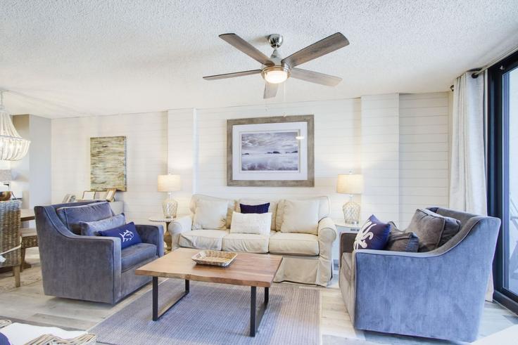 Building Alabama 182 - palmaway - 1541227 adresindeki bir dairede modern mobilyalarla zarif bir şekilde tasarlanmış oturma odası Orange Beach, Orange Beach Building Alabama 182 - palmaway - 1541227 adresindeki bir dairede modern mobilyalarla zarif bir şekilde tasarlanmış oturma odası Orange Beach, Orange Beach
