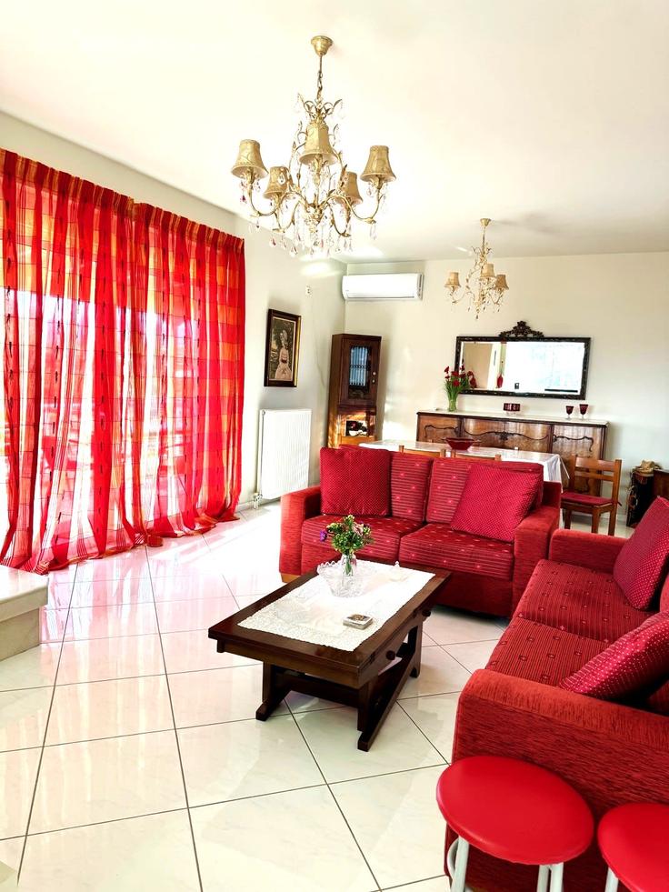 Loutraki, Corinthia에 위치한 Building Mouson - panagiotis-petropoulos - 1461482 유닛의 세련된 인테리어가 돋보이는 거실