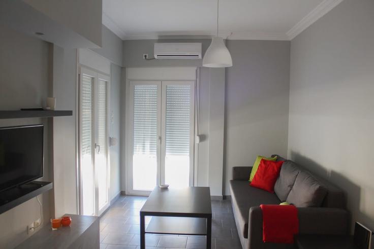 Central Athens, Athens 소재 Building Filis - panagiotis-petropoulos - 1367505 유닛에 마련된, 현대적인 가구로 꾸며진 우아한 디자인의 거실 Central Athens, Athens 소재 Building Filis - panagiotis-petropoulos - 1367505 유닛에 마련된, 현대적인 가구로 꾸며진 우아한 디자인의 거실