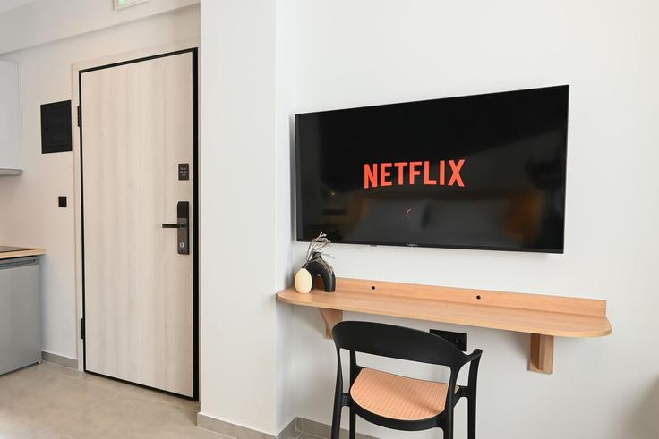 Central Athens, Athens 소재 Building Menandrou - panagiotis-petropoulos - 1367513 유닛에 마련된, 현대적인 가구로 꾸며진 우아한 디자인의 거실 Central Athens, Athens 소재 Building Menandrou - panagiotis-petropoulos - 1367513 유닛에 마련된, 현대적인 가구로 꾸며진 우아한 디자인의 거실