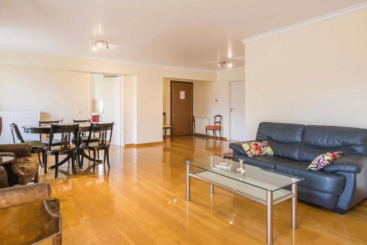 North Athens, Athens에 위치한 Building Chatzievaggelou - panagiotis-petropoulos - 1366326 아파트의 세련된 인테리어가 돋보이는 거실