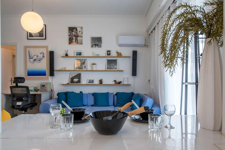 Salle de séjour élégante avec mobilier moderne dans un appartement à Building Filaretou - panagiotis-petropoulos - 1467077 à South Athens, Athens