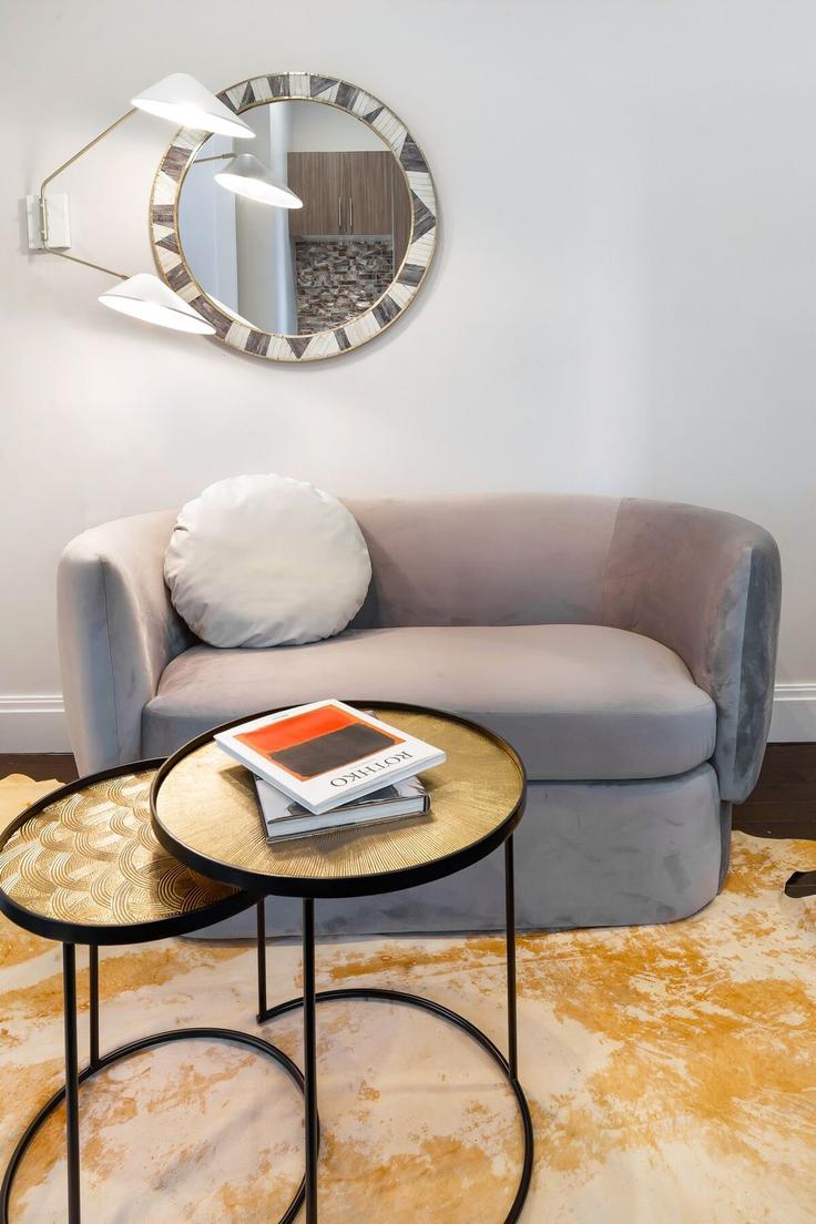 Manhattan, New York에 위치한 Building East 59th Street - paradisesuites - 1051299 유닛의 세련된 인테리어가 돋보이는 거실