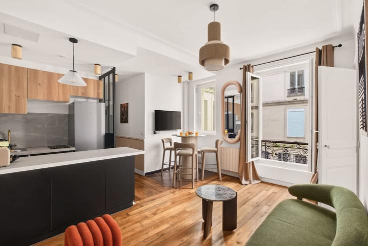 Elegant gestaltetes Wohnzimmer mit moderner Einrichtung in einer Wohnung im Building Boulevard Voltaire - paris-conciergerie - 1594691 in 11th arrondissement, Paris Elegant gestaltetes Wohnzimmer mit moderner Einrichtung in einer Wohnung im Building Boulevard Voltaire - paris-conciergerie - 1594691 in 11th arrondissement, Paris