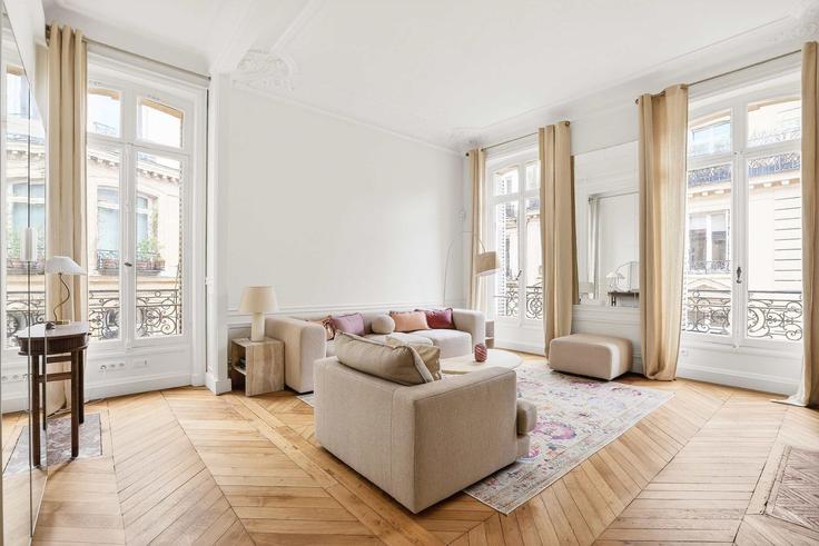 Elegante sala de estar con mobiliario moderno en un apartamento en Building Rue de Monceau - paris-conciergerie - 1524613 en 8th arrondissement, Paris