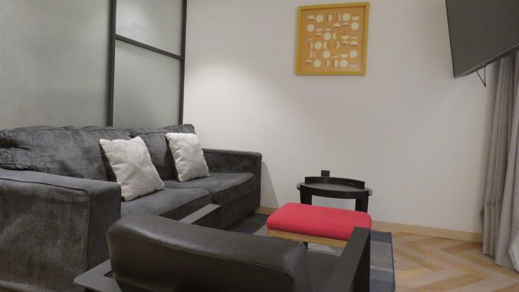 Mexico City Mexico CityのBuilding Avenida Presidente Masaryk - park-life-masaryk - 1470599のアパートメントにある、モダンな家具を備えたエレガントなデザインのリビングルーム