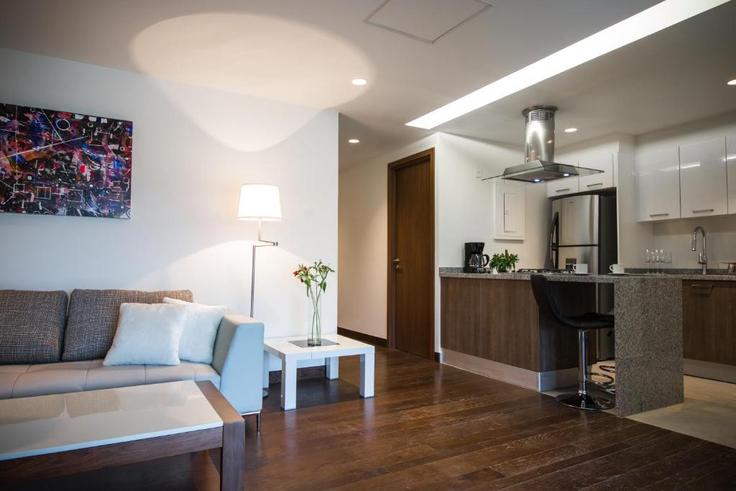 Sala de estar elegantemente projetada com móveis modernos em um apartamento no Building Avenida Santa Fe - park-life-santa-fe-siroco - 1470300 em Mexico City, Mexico City Sala de estar elegantemente projetada com móveis modernos em um apartamento no Building Avenida Santa Fe - park-life-santa-fe-siroco - 1470300 em Mexico City, Mexico City