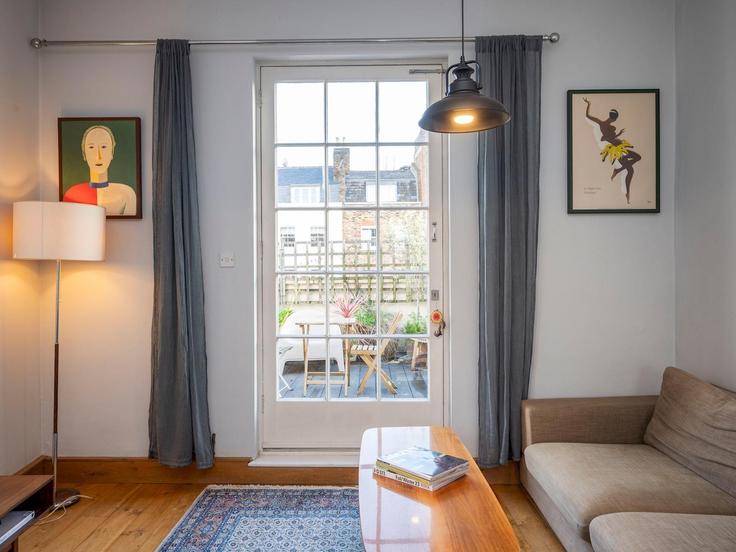 Elegante sala de estar con mobiliario moderno en un apartamento en Building Essex Road - passthekeyss - 1255266 - LON en London Borough of Islington, London