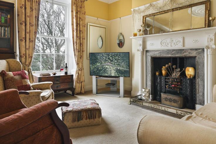 Elegant gestaltetes Wohnzimmer mit moderner Einrichtung in einer Wohnung im Building High Street - passthekeyss - 1366482 in Copeland District, Whitehaven Elegant gestaltetes Wohnzimmer mit moderner Einrichtung in einer Wohnung im Building High Street - passthekeyss - 1366482 in Copeland District, Whitehaven