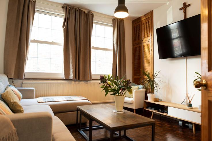 Elegante sala de estar con mobiliario moderno en un apartamento en Building New End Square - passthekeyss - 1060242 en London Borough of Camden, London