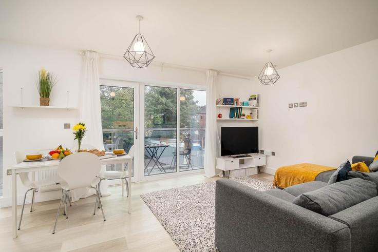 Wycombe District, High Wycombe 소재 Building Easton Street - passthekeyss - 1370710 유닛에 마련된, 현대적인 가구로 꾸며진 우아한 디자인의 거실