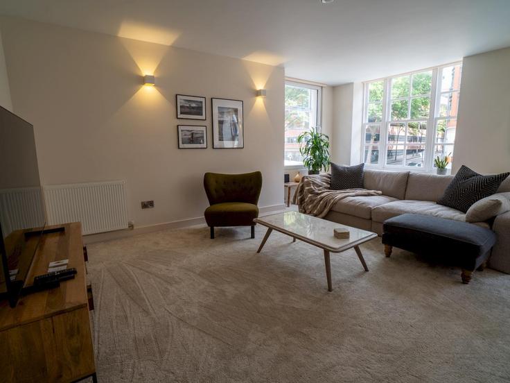 Nottingham, Nottingham에 위치한 Building Byard Lane - passthekeyss - 1233957 - LON 유닛의 세련된 인테리어가 돋보이는 거실 Nottingham, Nottingham에 위치한 Building Byard Lane - passthekeyss - 1233957 - LON 유닛의 세련된 인테리어가 돋보이는 거실