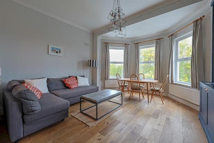 London Borough of Lambeth, London에 위치한 Building Mount Nod Road - passthekeyss - 1403642 유닛의 세련된 인테리어가 돋보이는 거실