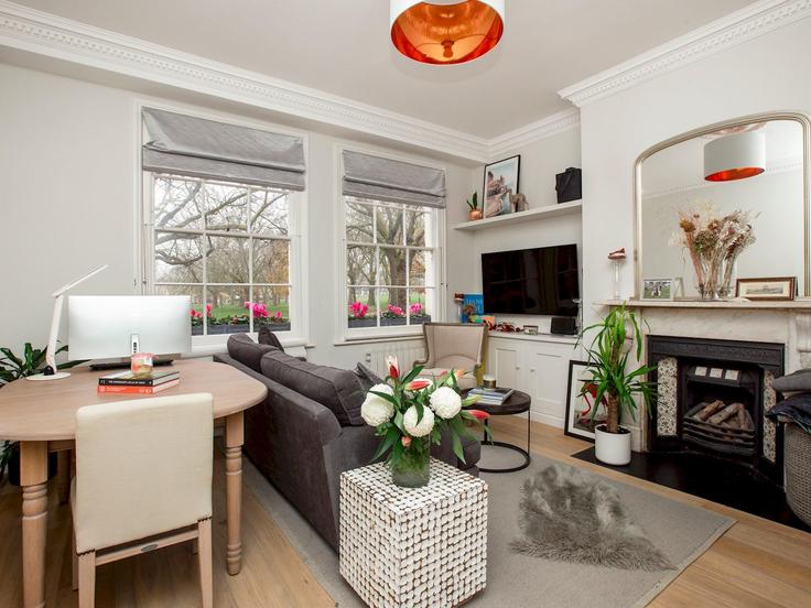 Building Highbury Place - passthekeyss - 1255255 - LON adresindeki bir dairede modern mobilyalarla zarif bir şekilde tasarlanmış oturma odası London Borough of Islington, London