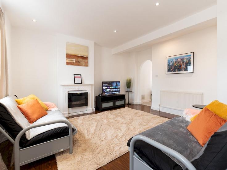 Building Alabama Street - passthekeyss - 1333898 adresindeki bir dairede modern mobilyalarla zarif bir şekilde tasarlanmış oturma odası Royal Borough of Greenwich, London Building Alabama Street - passthekeyss - 1333898 adresindeki bir dairede modern mobilyalarla zarif bir şekilde tasarlanmış oturma odası Royal Borough of Greenwich, London