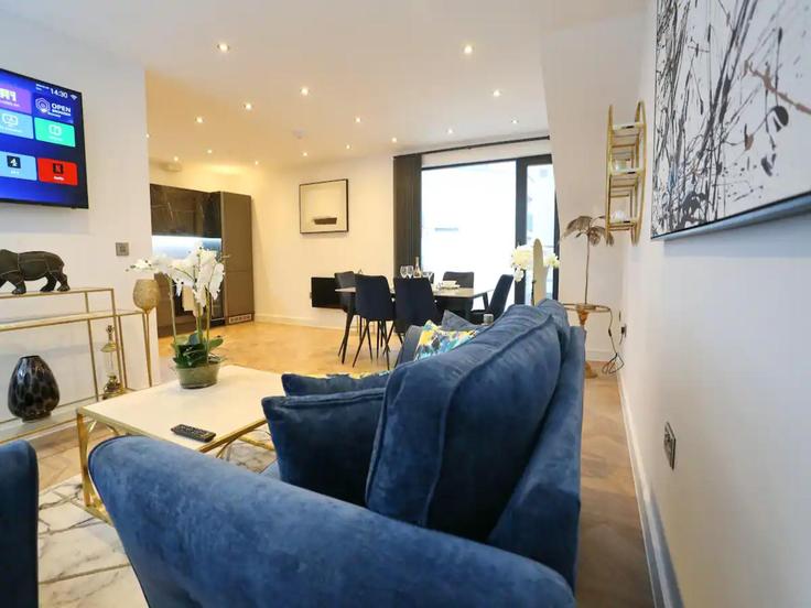 Elegante sala de estar con mobiliario moderno en un apartamento en Building Blackfriars Road - passthekeyss - 1223650 - LON en City of Salford, Salford Elegante sala de estar con mobiliario moderno en un apartamento en Building Blackfriars Road - passthekeyss - 1223650 - LON en City of Salford, Salford