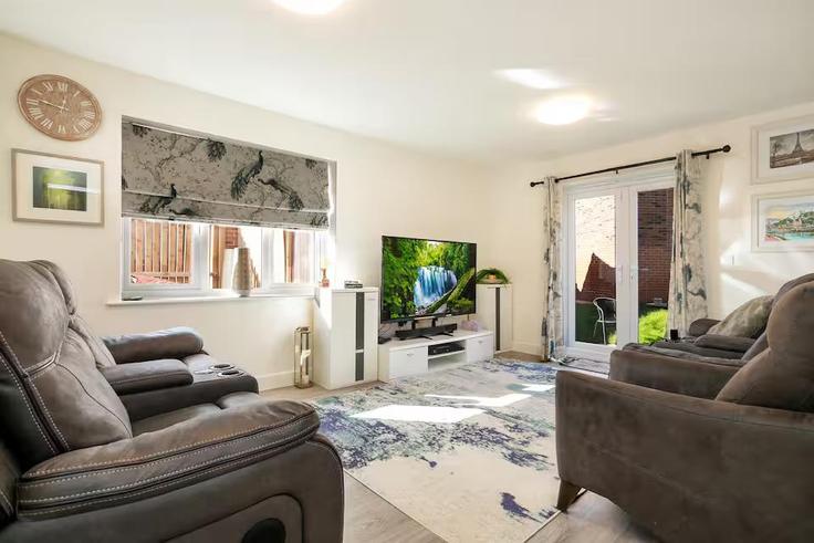 Salle de séjour élégante avec mobilier moderne dans un appartement à Building Bettina Gardens - passthekeyss - 1321825 à Rushcliffe District, Nottingham