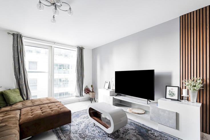 London London Borough of LambethのBuilding Saint George Wharf - passthekeyss - 1432336のアパートメントにある、モダンな家具を備えたエレガントなデザインのリビングルーム London London Borough of LambethのBuilding Saint George Wharf - passthekeyss - 1432336のアパートメントにある、モダンな家具を備えたエレガントなデザインのリビングルーム