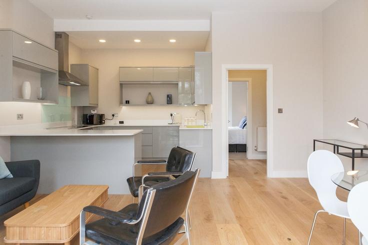 Sala de estar elegantemente projetada com móveis modernos em um apartamento no Building Loampit Hill - passthekeyss - 1060216 - LON em London Borough of Lewisham, London Sala de estar elegantemente projetada com móveis modernos em um apartamento no Building Loampit Hill - passthekeyss - 1060216 - LON em London Borough of Lewisham, London