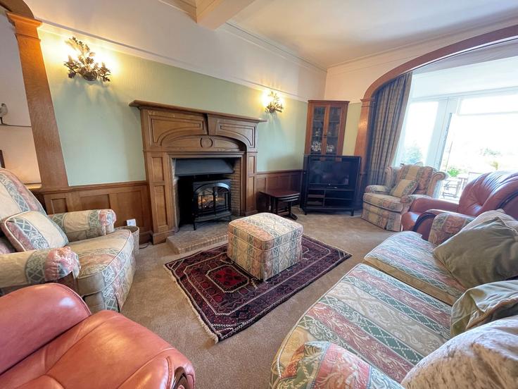Elegant gestaltetes Wohnzimmer mit moderner Einrichtung in einer Wohnung im Building Roughfirth Road - passthekeyss - 1233936 - LON in Colvend and Southwick, Dalbeattie Elegant gestaltetes Wohnzimmer mit moderner Einrichtung in einer Wohnung im Building Roughfirth Road - passthekeyss - 1233936 - LON in Colvend and Southwick, Dalbeattie