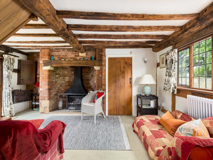 Sala de estar elegantemente projetada com móveis modernos em um apartamento no Building High Street - passthekeyss - 1235341 - LON em Cotswold District, Chipping Campden
