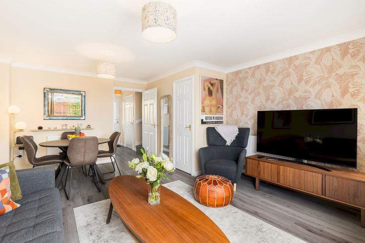 Salle de séjour élégante avec mobilier moderne dans un appartement à Building Caswell Mews - passthekeyss - 1355830 à Stroud District, Dursley Salle de séjour élégante avec mobilier moderne dans un appartement à Building Caswell Mews - passthekeyss - 1355830 à Stroud District, Dursley