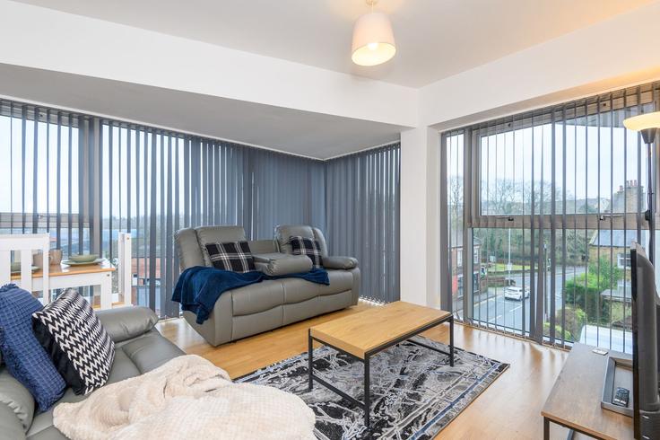 Sala de estar elegantemente projetada com móveis modernos em um apartamento no Building Melbourne Street - passthekeyss - 1461510 em City of Leeds, Leeds Sala de estar elegantemente projetada com móveis modernos em um apartamento no Building Melbourne Street - passthekeyss - 1461510 em City of Leeds, Leeds