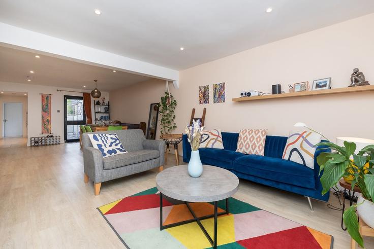 Bath BathのBuilding Westmoreland Street - passthekeyss - 1466403のアパートメントにある、モダンな家具を備えたエレガントなデザインのリビングルーム