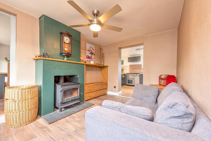 Building Allmans Lane - passthekeyss - 1495742 adresindeki bir dairede modern mobilyalarla zarif bir şekilde tasarlanmış oturma odası Market Drayton, Market Drayton