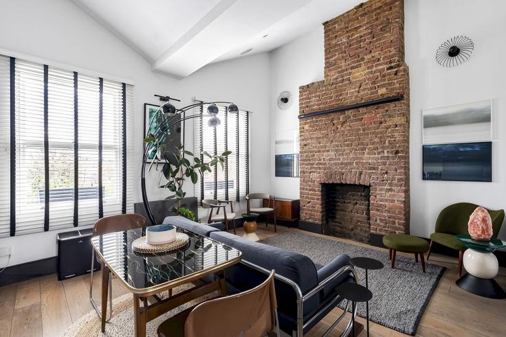 Elegante sala de estar con mobiliario moderno en un apartamento en Building Ashmore Road - passthekeyss - 1514579 en City of Westminster, London Elegante sala de estar con mobiliario moderno en un apartamento en Building Ashmore Road - passthekeyss - 1514579 en City of Westminster, London