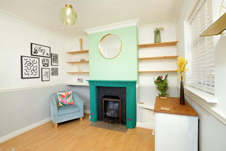 Sala de estar elegantemente projetada com móveis modernos em um apartamento no Building Alexandra Terrace - passthekeyss - 1521793 em Lincoln District, Lincoln Sala de estar elegantemente projetada com móveis modernos em um apartamento no Building Alexandra Terrace - passthekeyss - 1521793 em Lincoln District, Lincoln